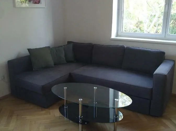 Lainz Apartment *
